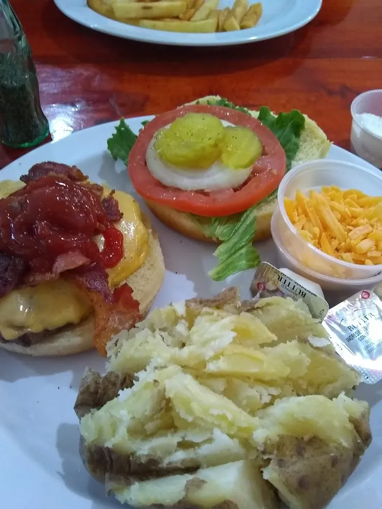 Single Bacon Cheeseburger Deluxe